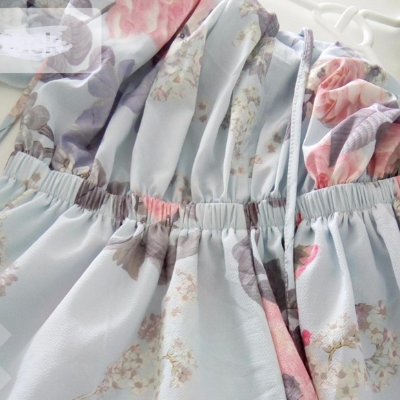 🆕 Cold Shoulder Floral Playsuit - Picture 7 of 8